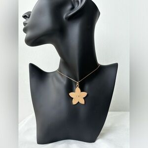 Sale🔥 Authentic Coach Flower Leather Pendant